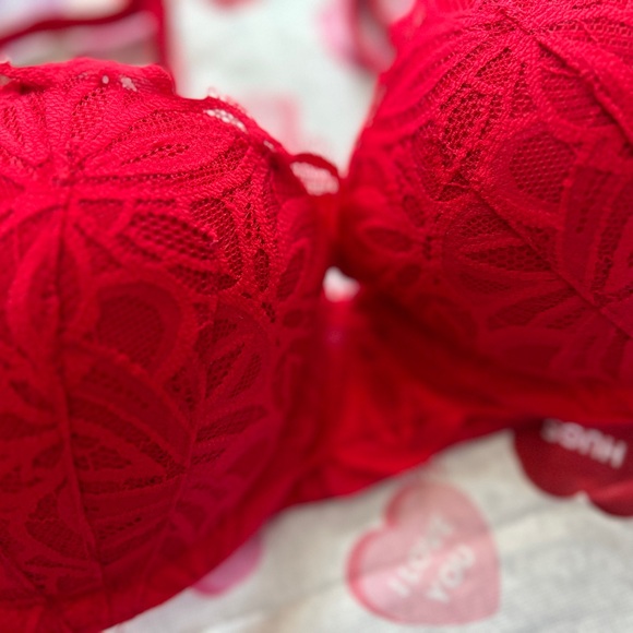 PINK Victoria's Secret Vibrant Red Lace Bra - Picture 2 of 7